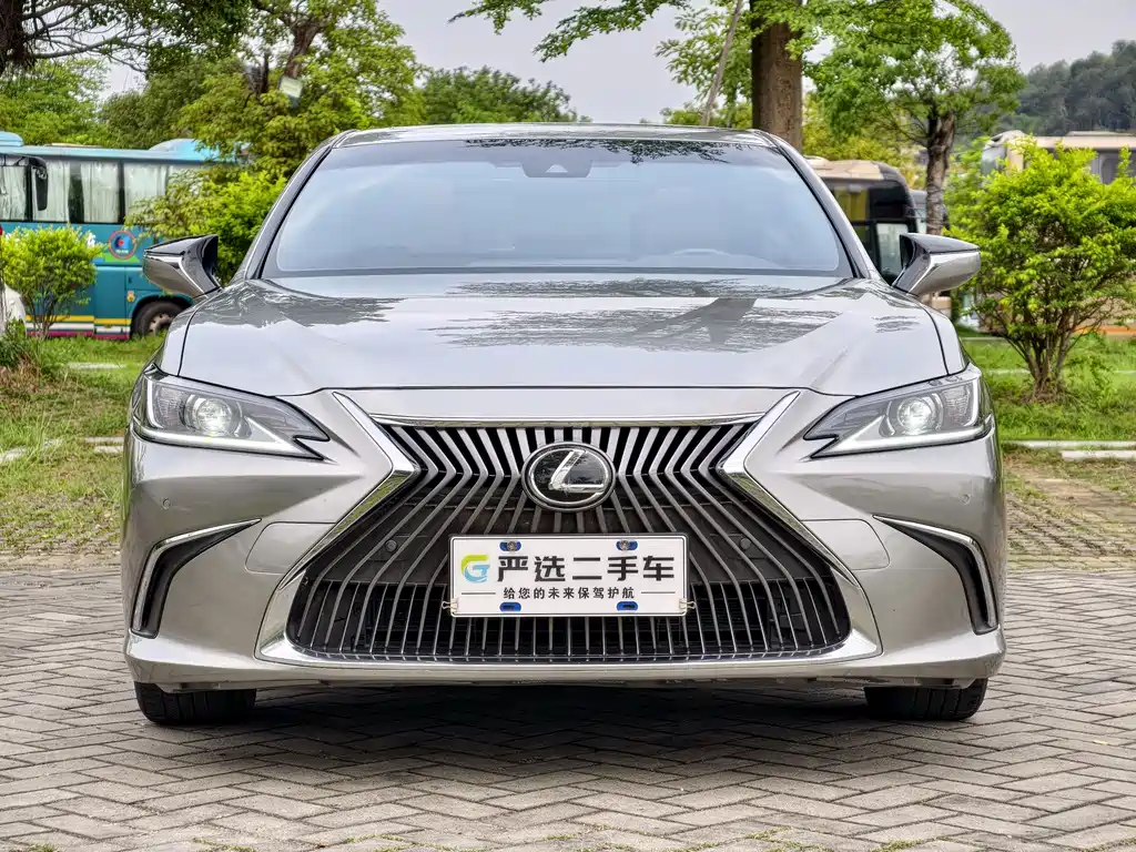 Lexus ES 2019 — фото 2