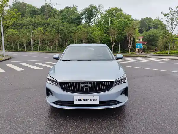Geely Emgrand 2023