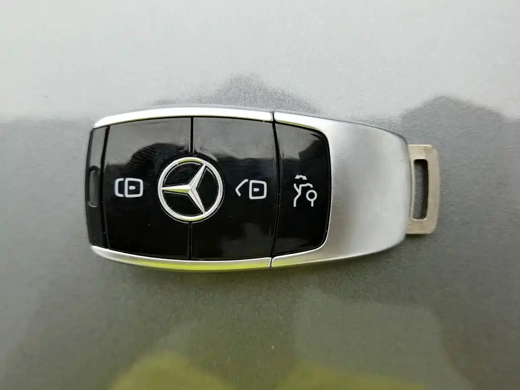 Mercedes-Benz E-Class 2021 — фото 19