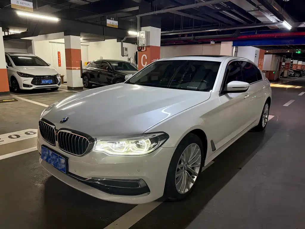 BMW 5 Series 2020 — фото 1