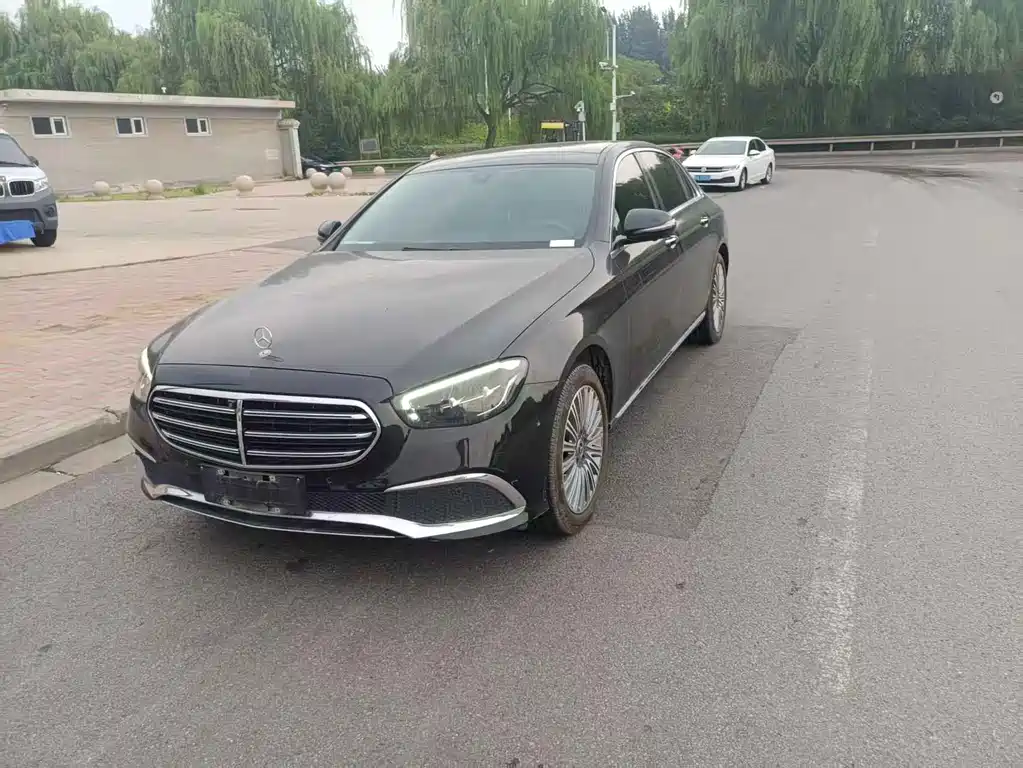 Mercedes-Benz E-Class 2022