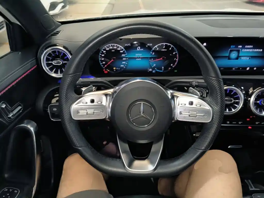 Mercedes-Benz A-Class 2021 — фото 11