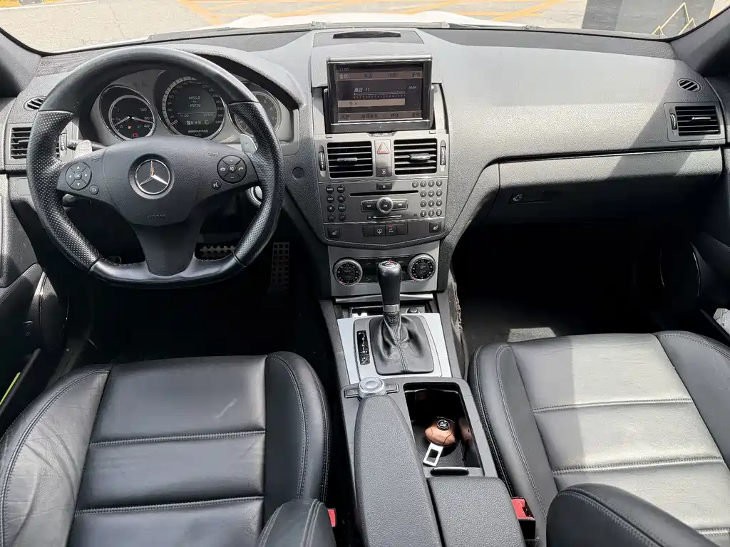 Mercedes-Benz C-Class AMG 2010 — фото 10