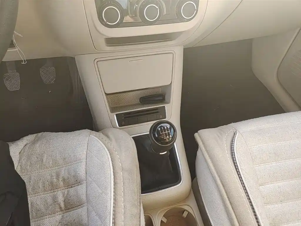 Volkswagen Tiguan 2015 — фото 14