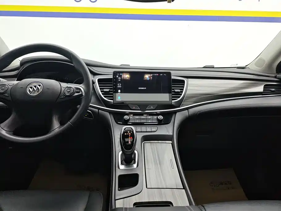 Buick LaCrosse 2017 — фото 13