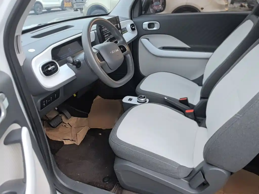 Geely Galaxy Panda 2025 — фото 15