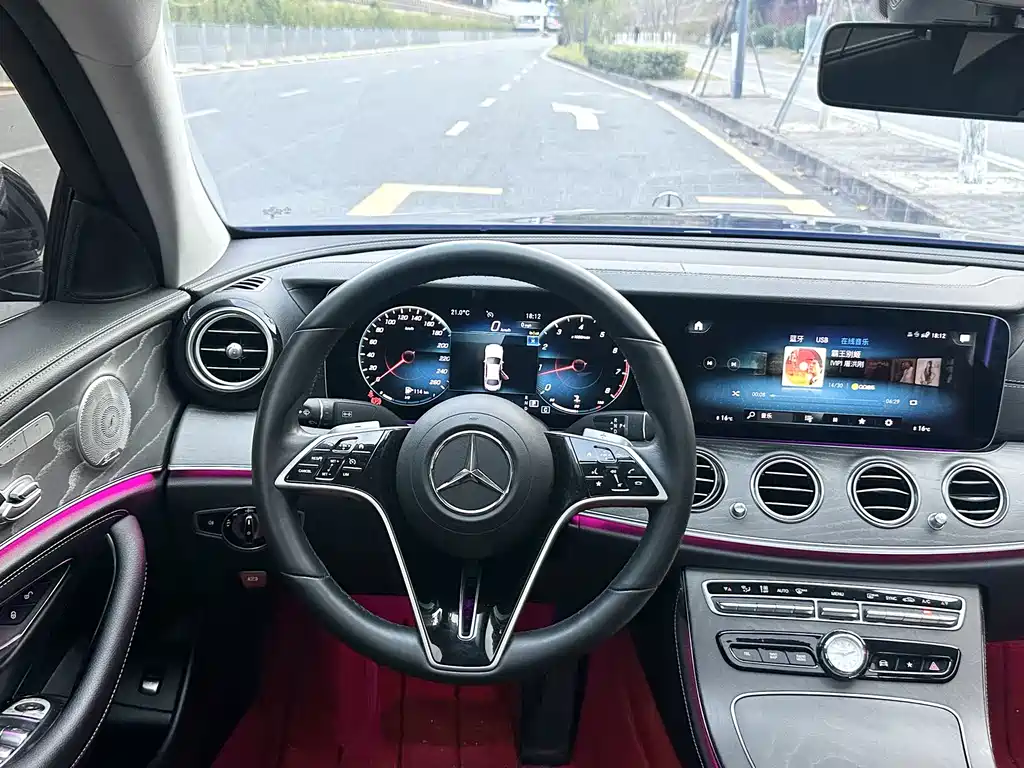 Mercedes-Benz E-Class 2023 — фото 14
