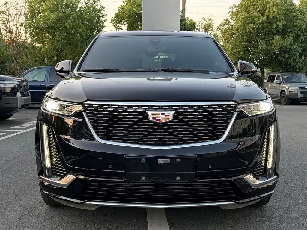 Cadillac XT6 2021 — фото 2