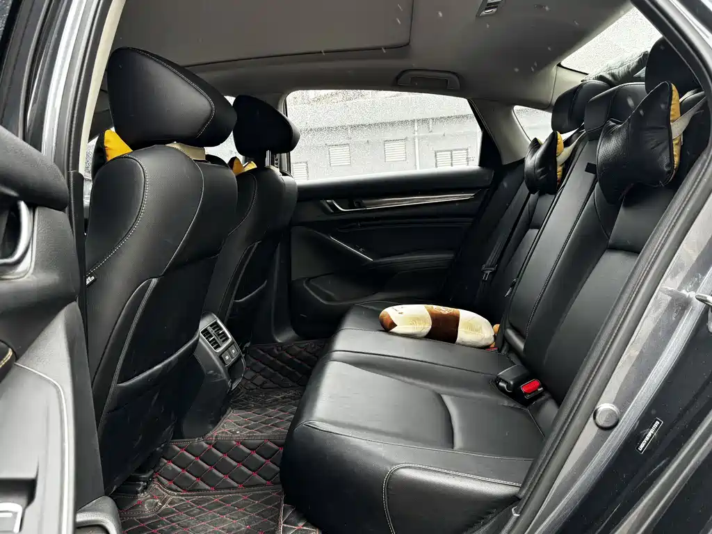 Honda Accord 2023 — фото 17