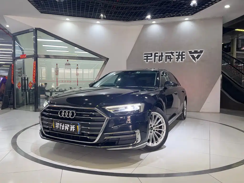 Audi A8 2021 — фото 1