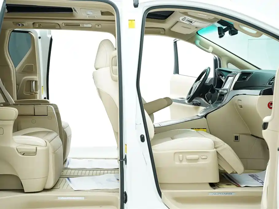 Toyota Alphard 2014 — фото 29