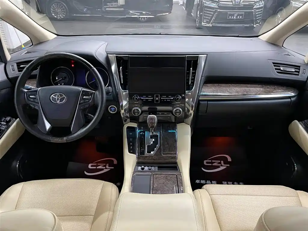 Toyota Alphard 2020 — фото 7