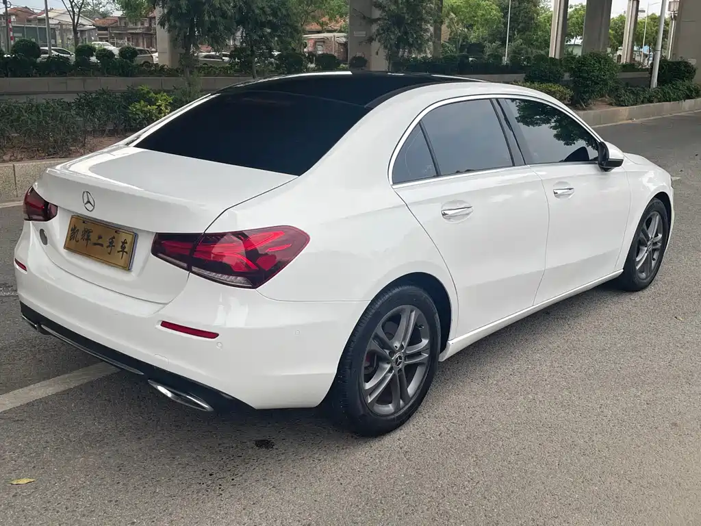 Mercedes-Benz A-Class 2019 — фото 12