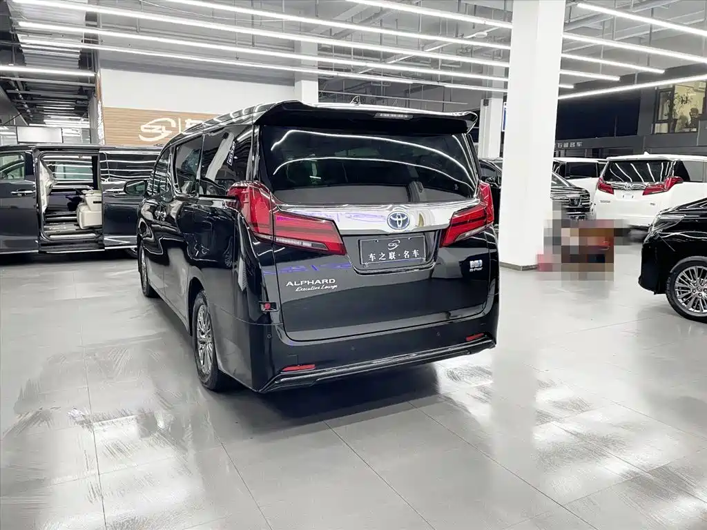 Toyota Alphard 2020 — фото 4