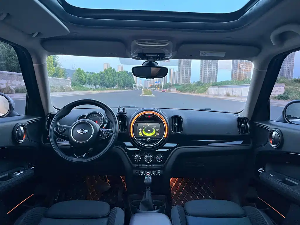 MINI Countryman 2018 — фото 15