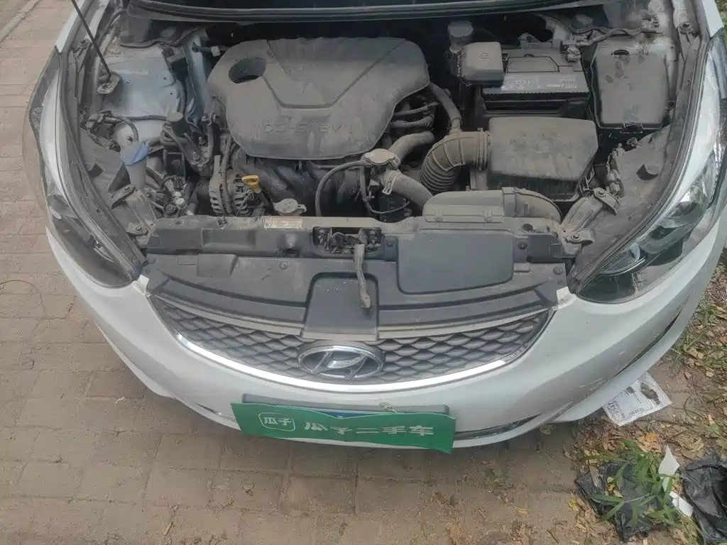 Hyundai Elantra 2016 — фото 16