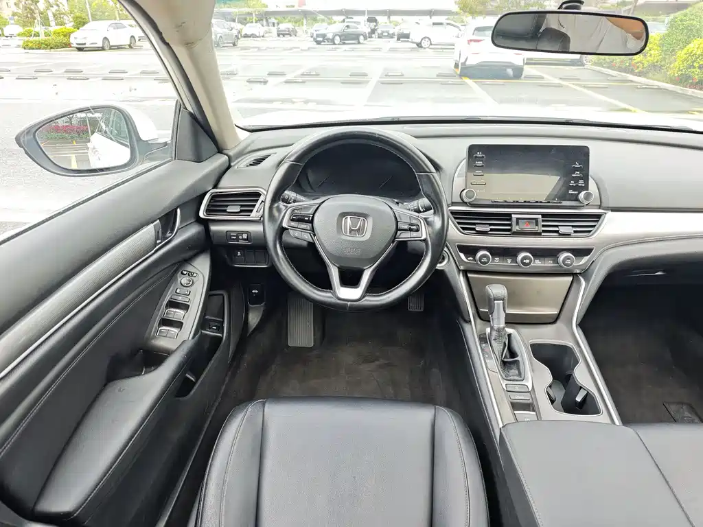 Honda Accord 2018 — фото 13