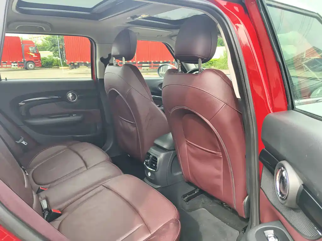 MINI Clubman 2018 — фото 12