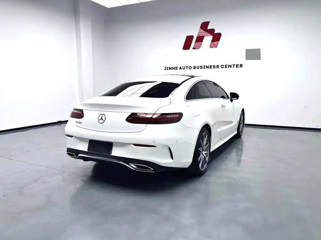 Mercedes-Benz E-Class 2024