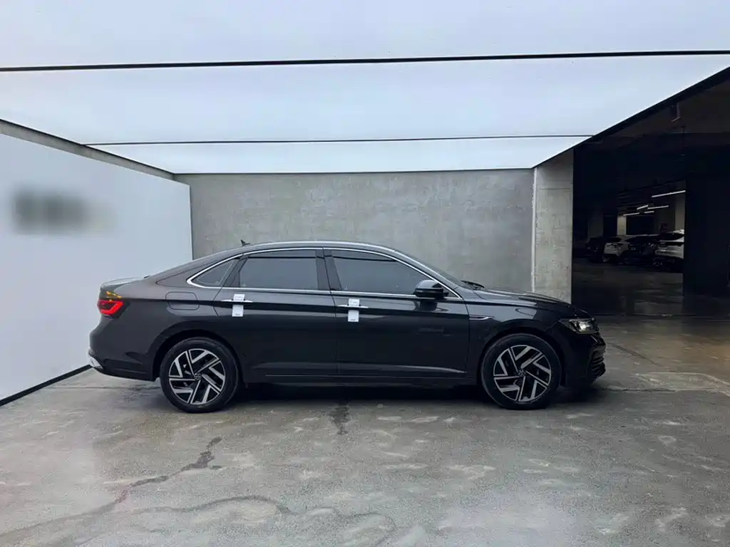 Volkswagen Sagitar 2022
