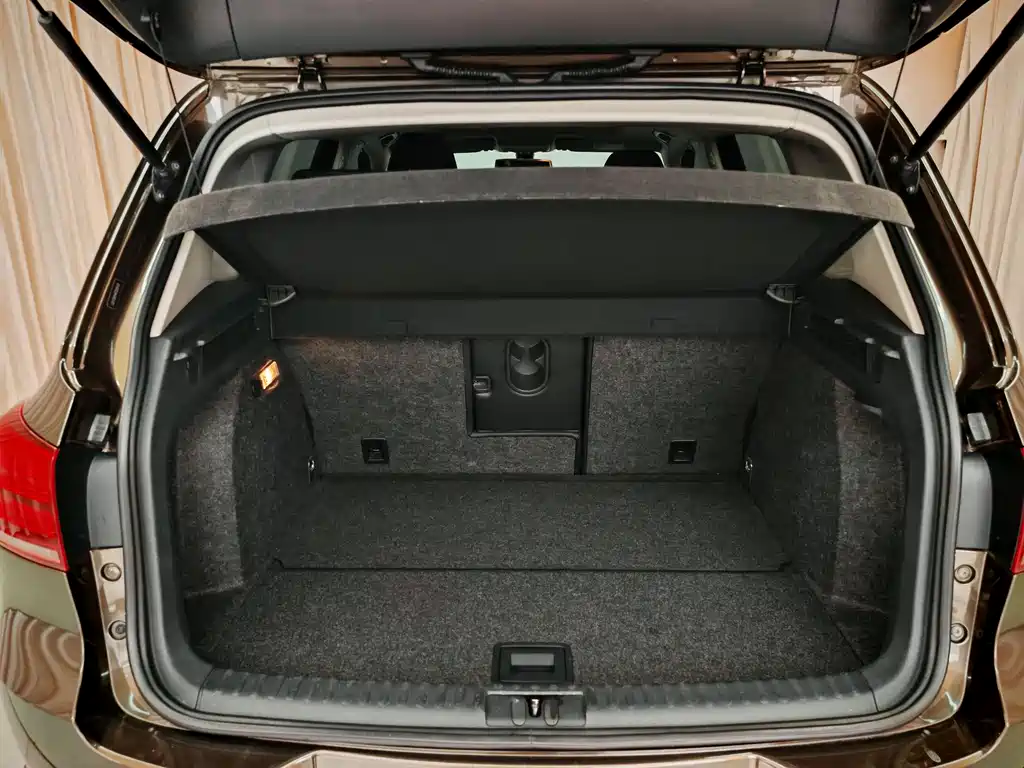 Volkswagen Tiguan 2015 — фото 26