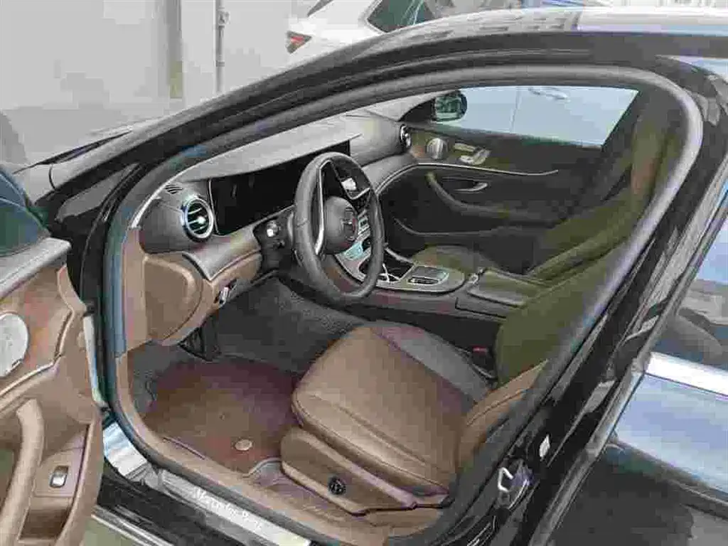 Mercedes-Benz E-Class 2023