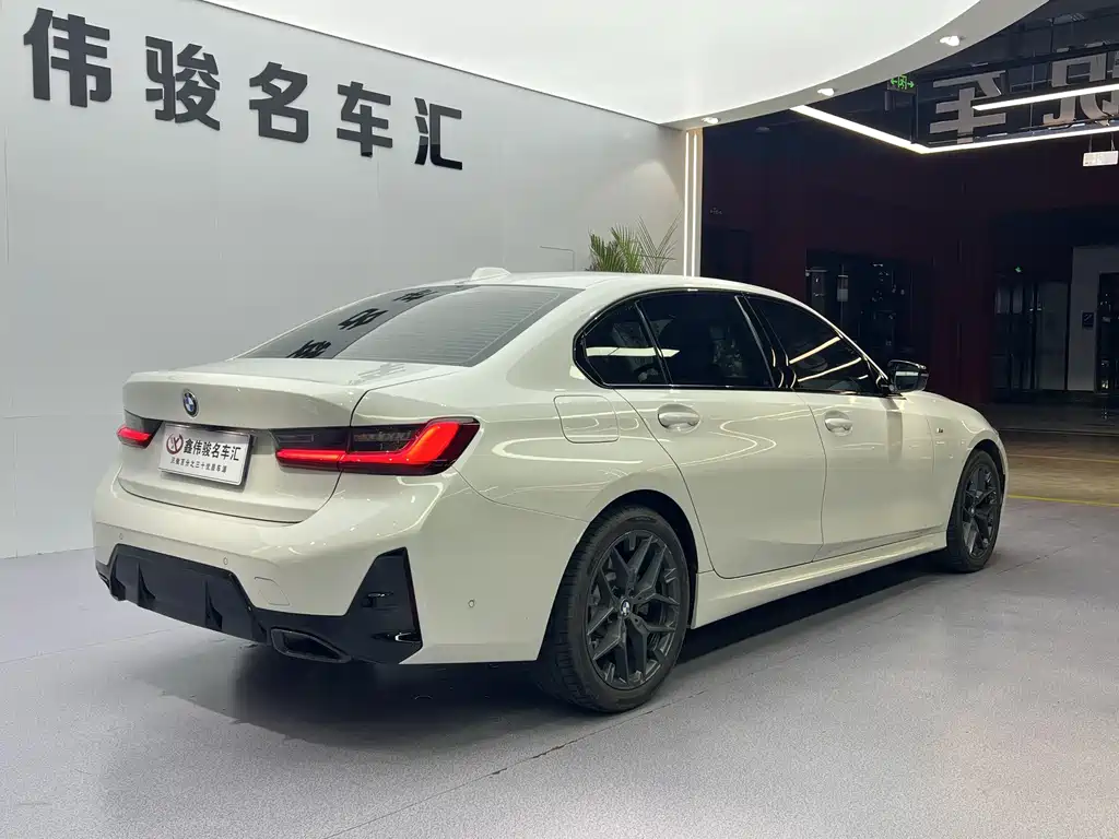 BMW 3 Series 2025 — фото 19