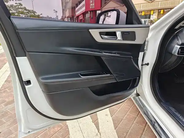 Jaguar XEL 2018