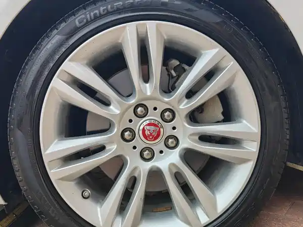Jaguar XEL 2018