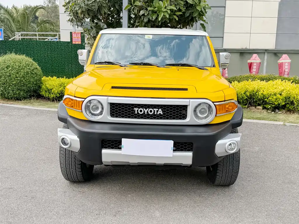 Toyota FJ Cruiser 2019 — фото 2