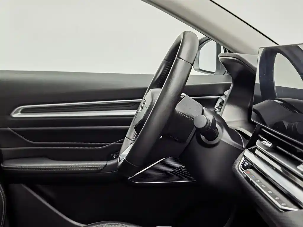 Geely Emgrand 2023 — фото 22