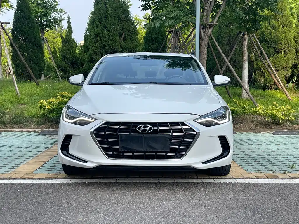 Hyundai Elantra 2020 — фото 2