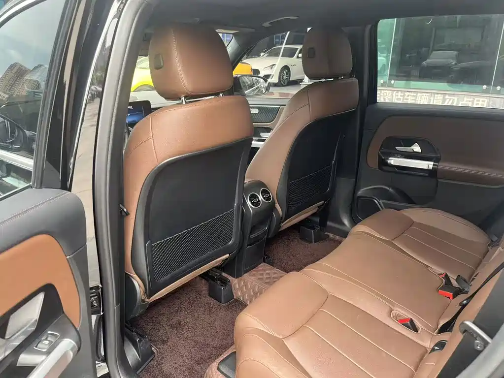 Mercedes-Benz GLB 2025