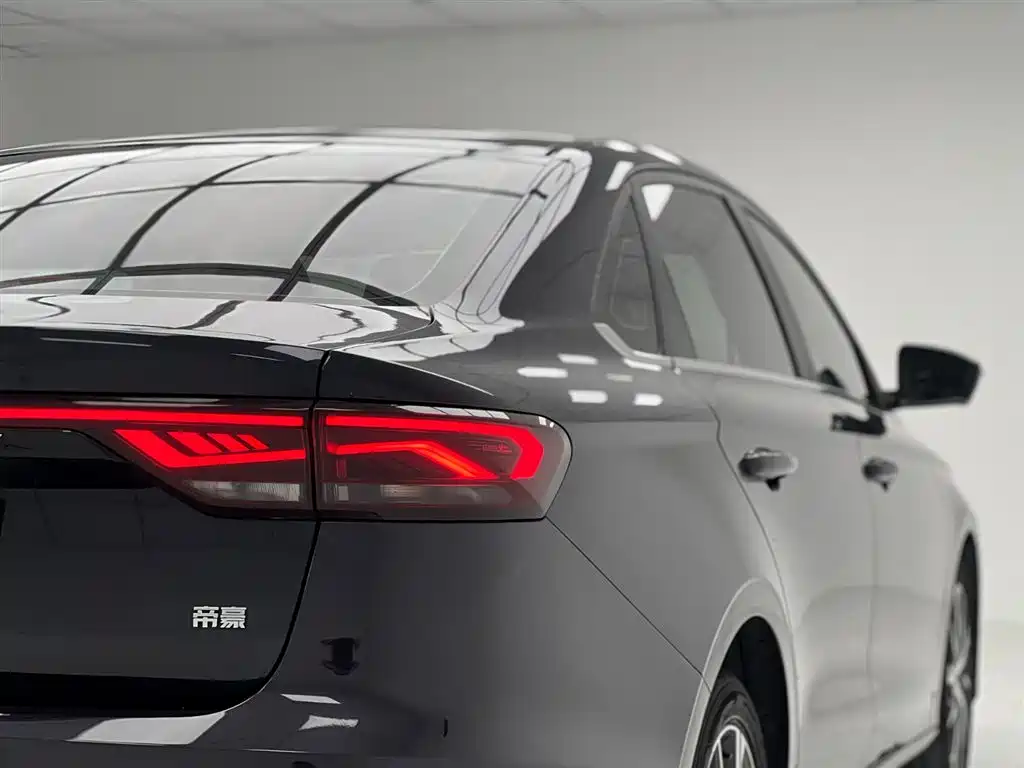 Geely Emgrand 2022 — фото 19