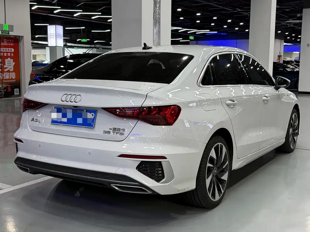 Audi A3 2023 — фото 12