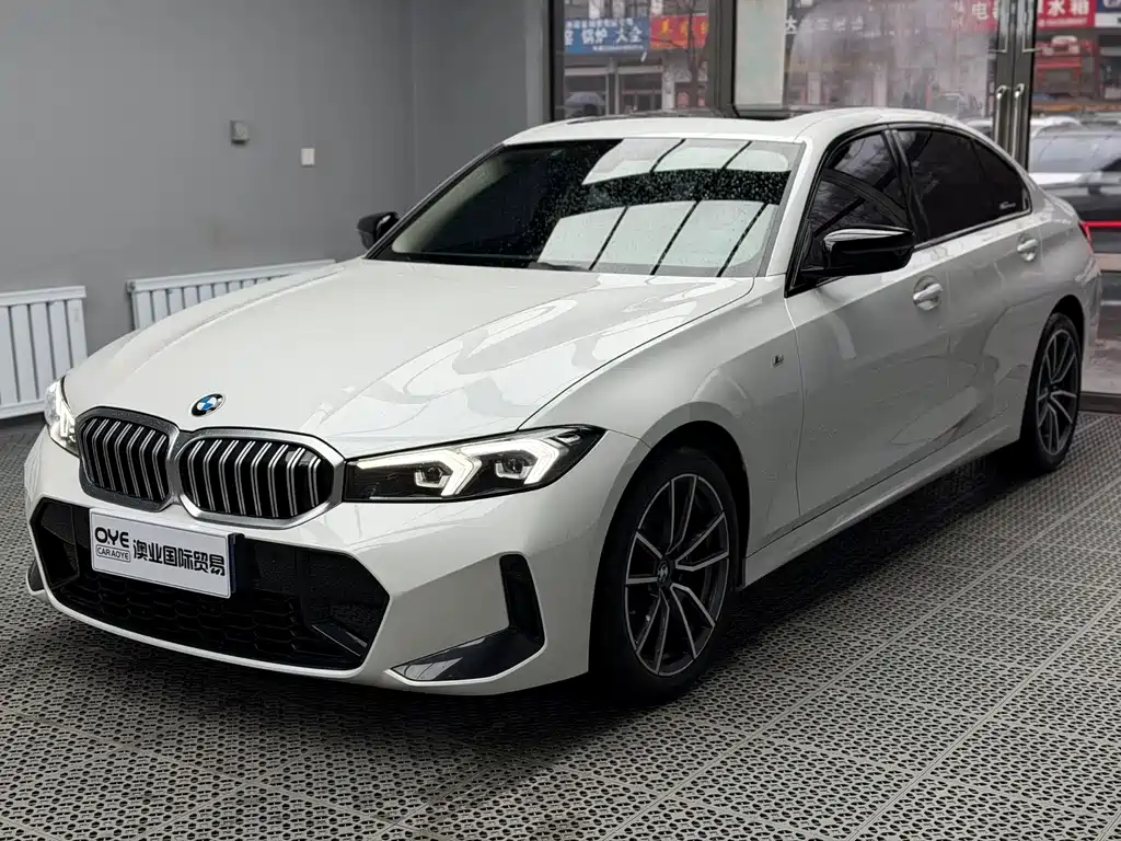 BMW 3 Series 2024 — фото 1