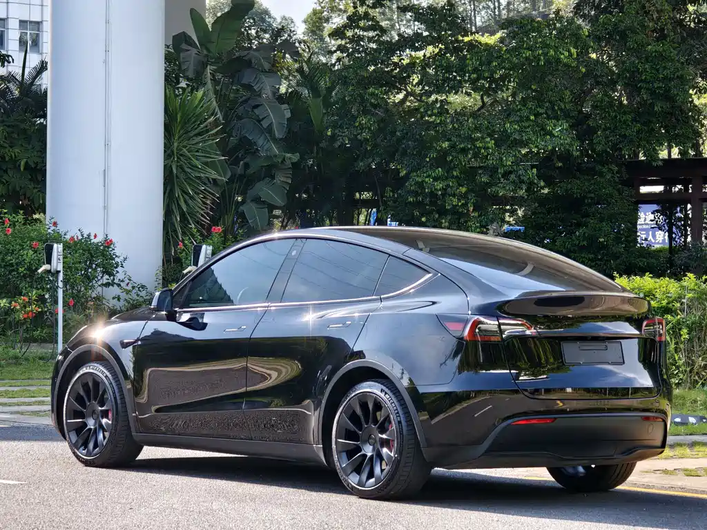 Tesla Model Y 2022 — фото 7