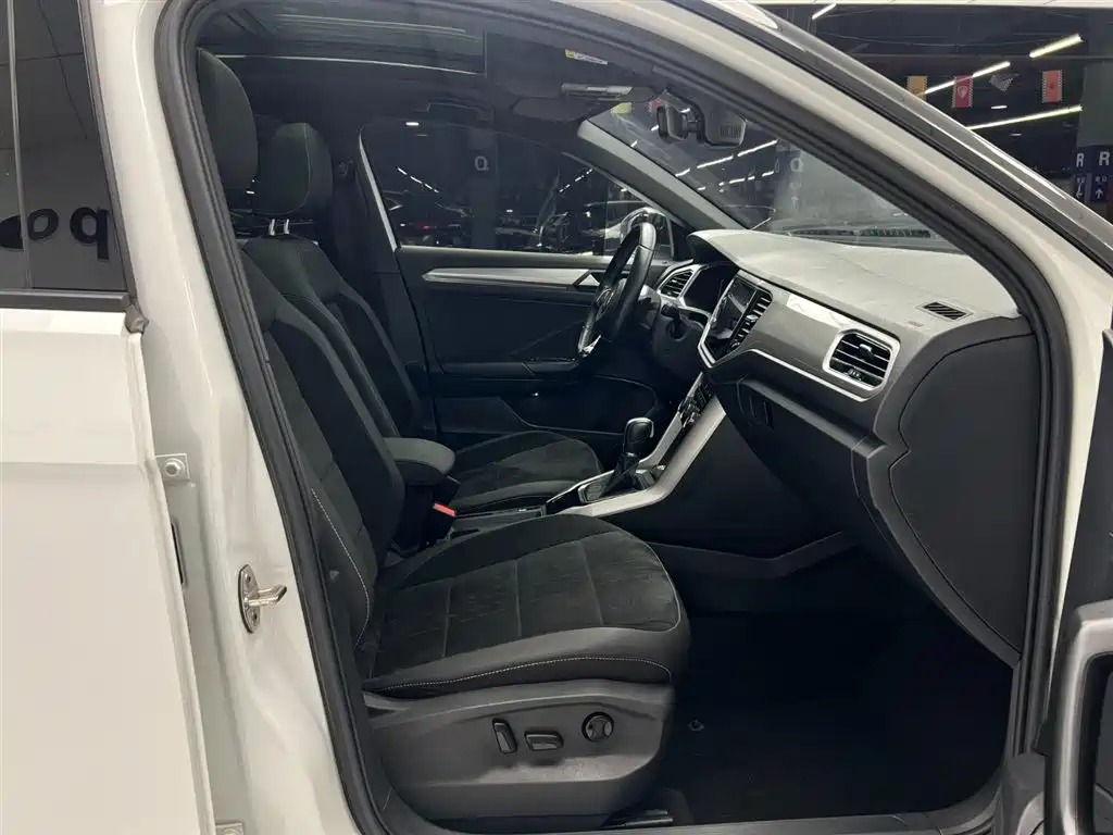 Volkswagen T-Roc 2022 — фото 11