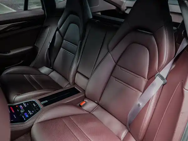 Porsche Panamera 2023