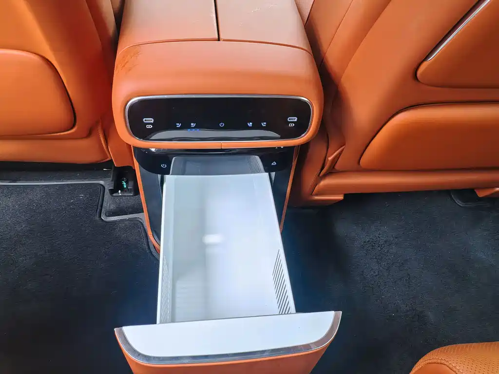 Geely Galaxy M9 2025 — фото 16