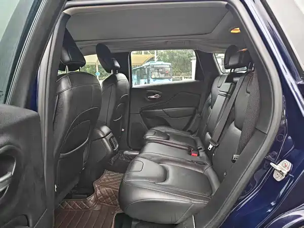 Jeep Cherokee 2016