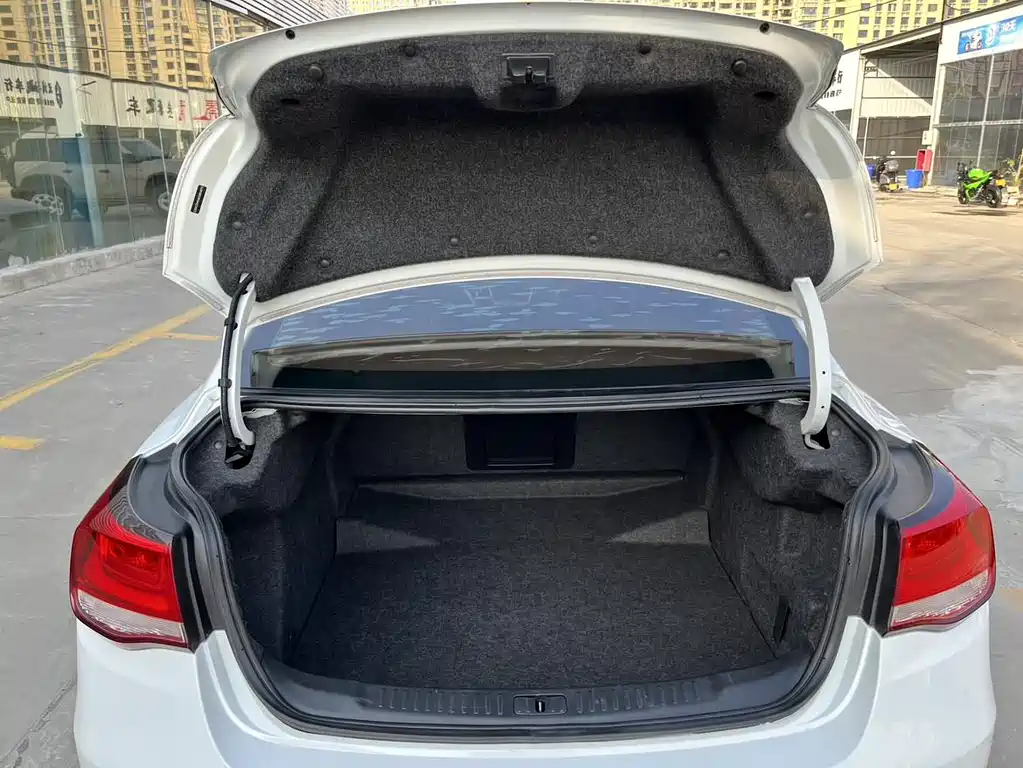 Chevrolet Malibu 2016 — фото 13