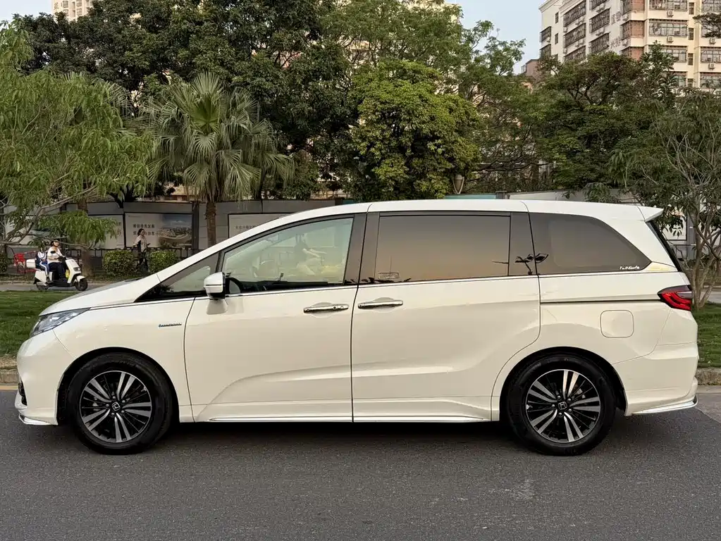 Honda Odyssey 2019 — фото 2