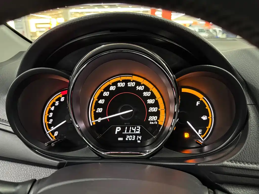 Toyota Yaris L 2023 — фото 22