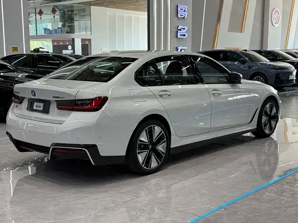 BMW i3 2023