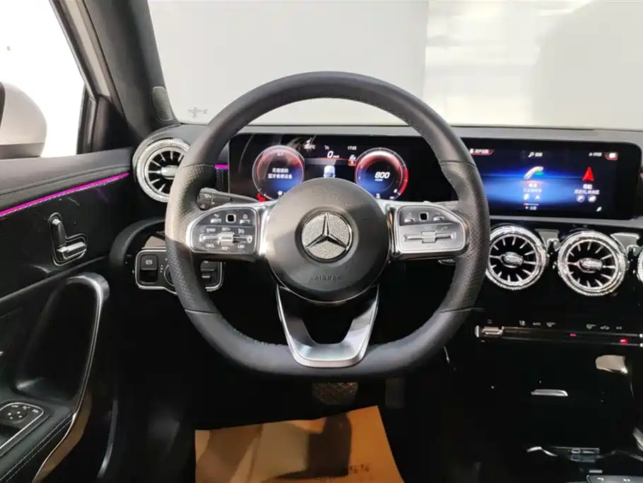 Mercedes-Benz A-Class 2022 — фото 15