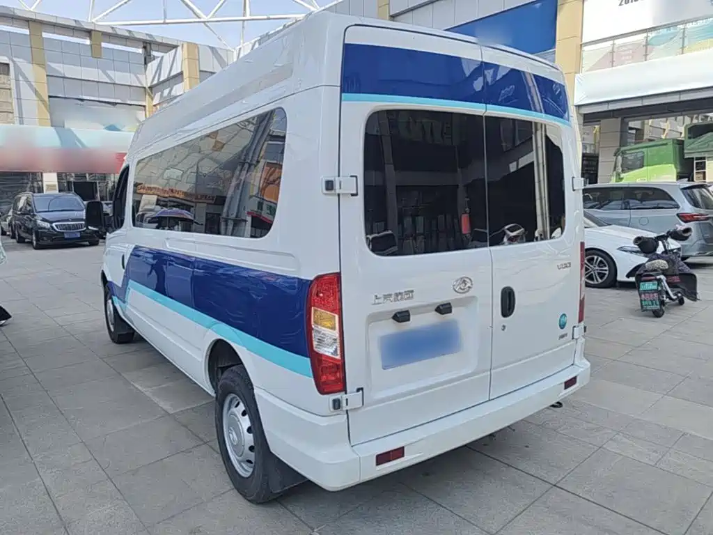 Maxus V80 2025