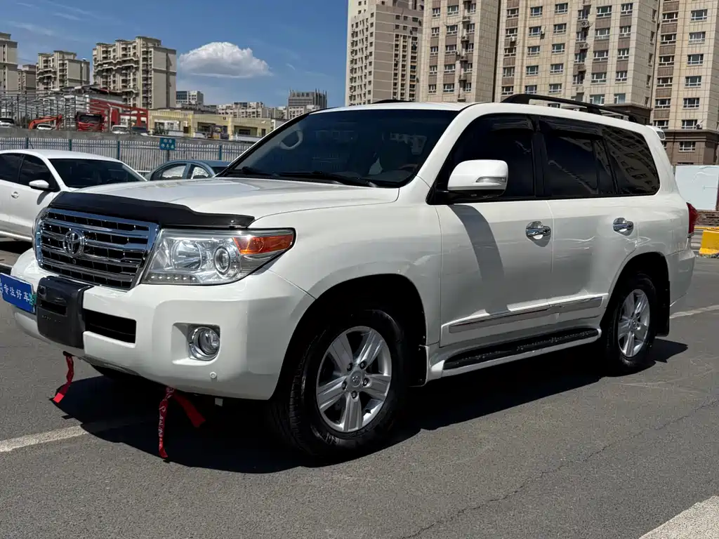 Toyota Land Cruiser 2015 — фото 1