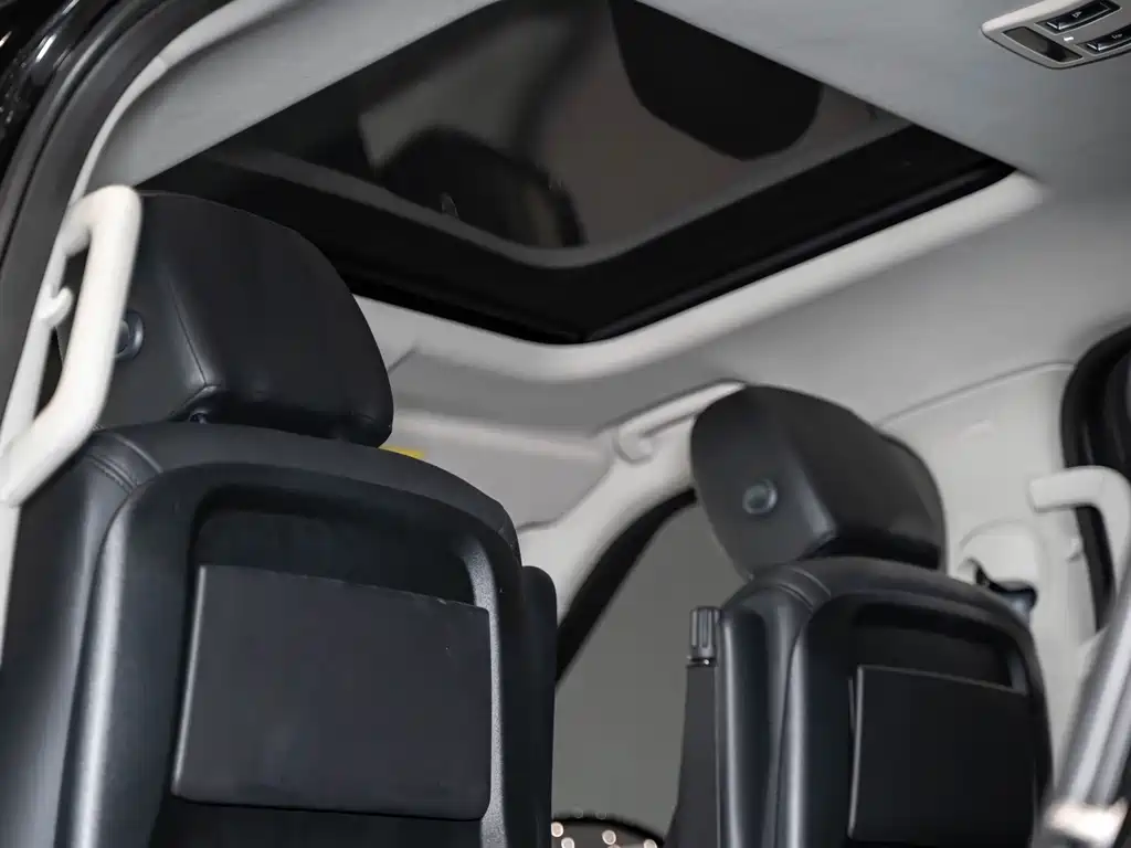 Land Rover Discovery 2018 — фото 16