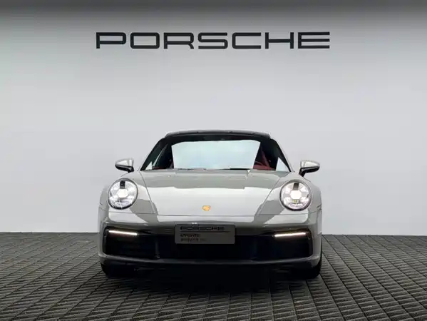 Porsche 911 2023